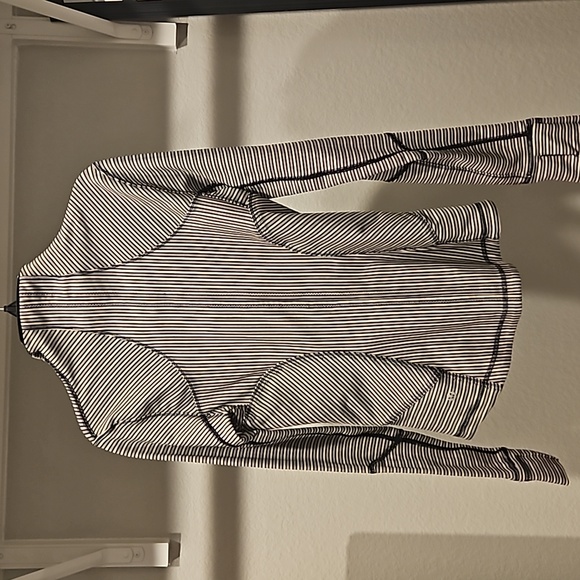 Lululemon Forme Jacket - Picture 2 of 9